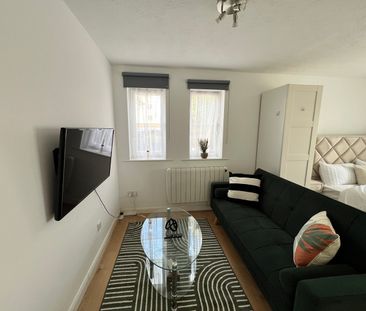 Studio Flat, Vicars Bridge Close, HA0 - Photo 3