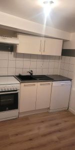 Au 1er étage sans ascenseur, un appartement comprenant: cuisine dinatoire aménagée et équipée, ... - Photo 3