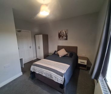 Room 5, 20 Glyn Avenue - Photo 4