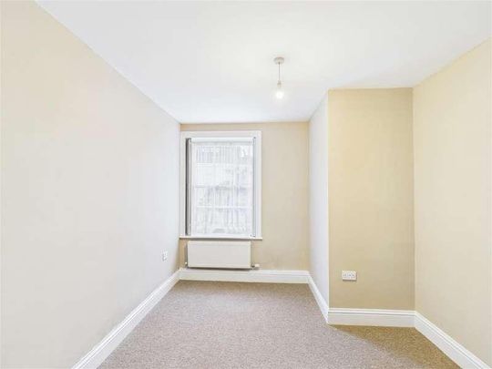 Suffolk Square, Cheltenham, GL50 - Photo 1