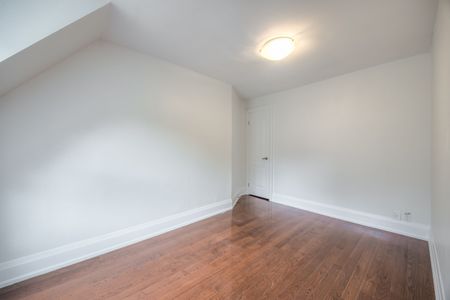 For Lease - 22 Rusholme Park Crescent Unit# Upper, Toronto, Ontario - Photo 3