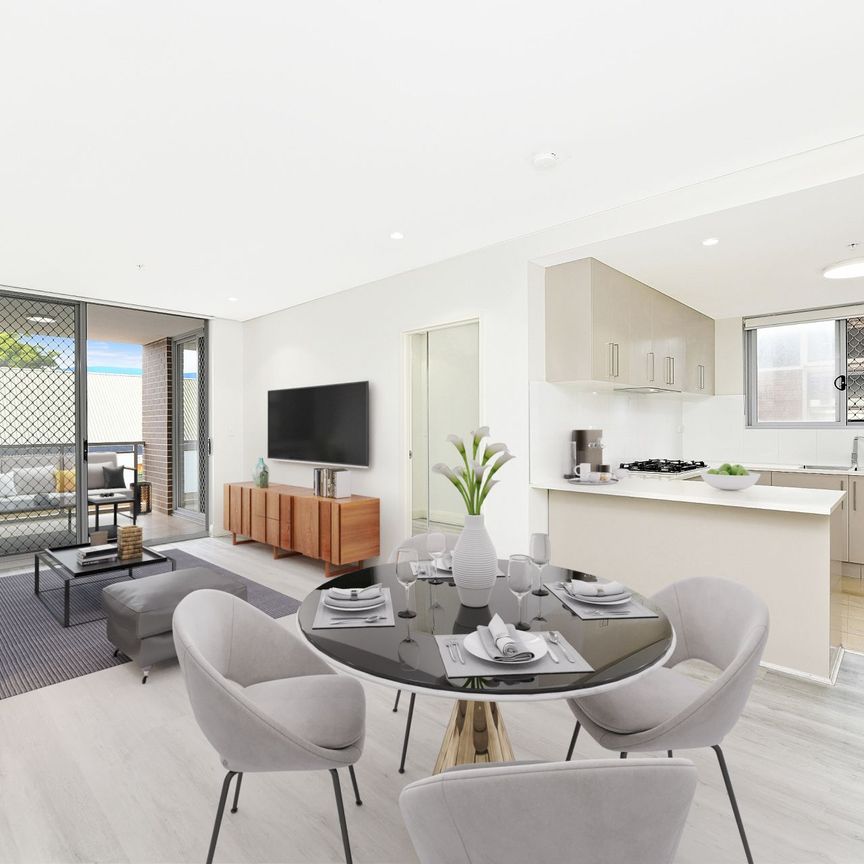 Large Two Bedroom Apartment - Photo 1