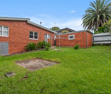 10 Andrew Avenue, Keiraville. - Photo 5