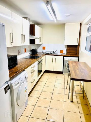 Balfour Avenue, Room 2, All Bills Included, Belfast, BT7 2FH - Photo 5