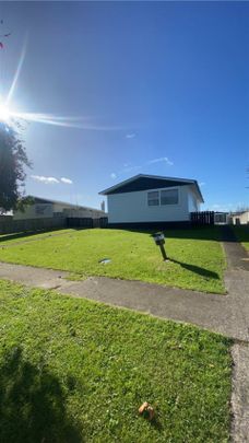 Three-bedroom home on Mcdiarmid Crescent - Photo 1