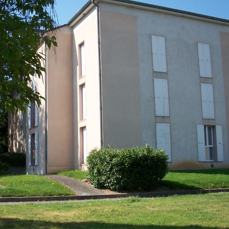 Appartement T3 à BOURBON LANCY - Photo 1