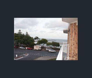 Modern 2-Bedroom Unit with Private Rooftop Retreat | Wynnum, QLD (M... - Photo 3