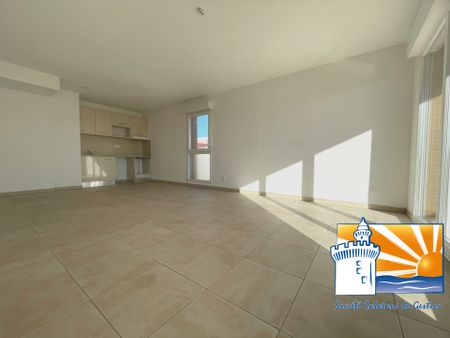 Location Appartement 4 pièces 81m² PERPIGNAN 66000 - Photo 2