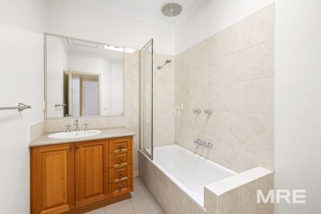 Large unit in prized location - Photo 4
