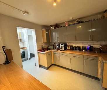 Clarence Street, Haxby Road - P10836 - Photo 2