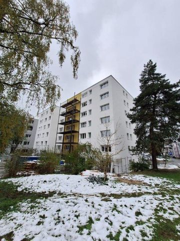 Charmant studio meublé avec balcon à La Chaux-de-Fonds - Foto 4
