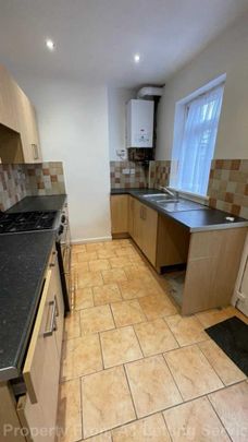3 bedroom end of terrace house to rent - Photo 1
