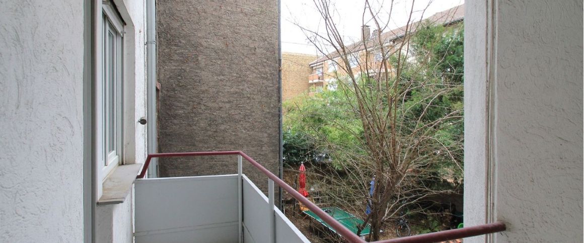 Helle City-Wohnung mit Balkon, Tageslichtbad und Wohnküche - Foto 1