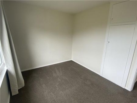 22 Ramore Place, Redwood - Christchurch City, Christchurch City - Family Home and Garden in Quiet Cul de Sac - Photo 5