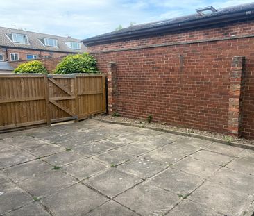 1 Bed Flat, Temple Court, LS15 - Photo 4