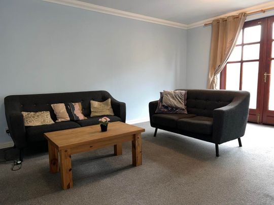 3 bed Flat to rent - Photo 1