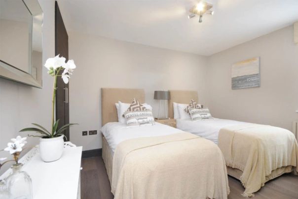 3 Bedroom Apartment - Photo 1