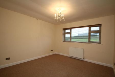 2 bedroom bungalow to rent - Photo 3