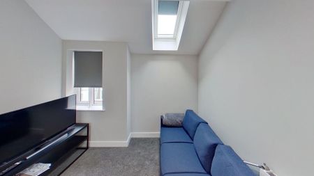 2 bedroom flat to rent - Photo 2