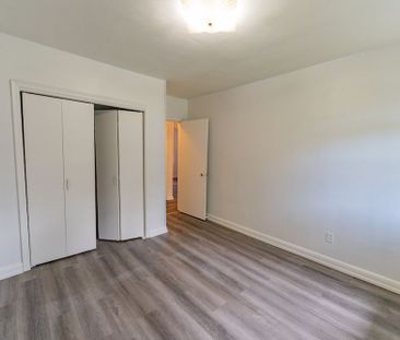 For Lease - 227 Church Street, Richmond Hill, Ontario - Photo 2