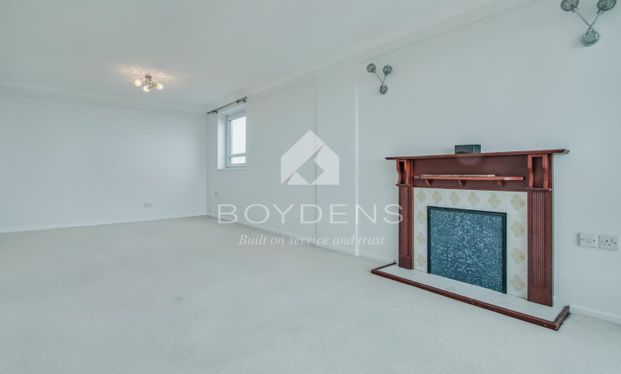 The Esplanade , Frinton-on-Sea - Photo 1