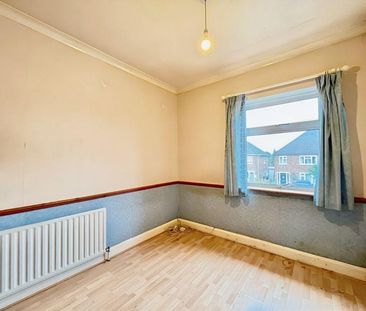 4 bedroom semi-detached house to rent - Photo 3