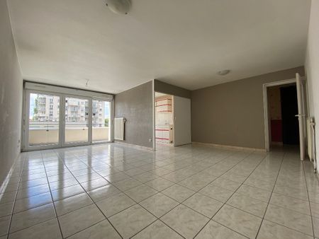 Location Appartement 3 pièces 70m² BESANCON 25000 - Photo 3