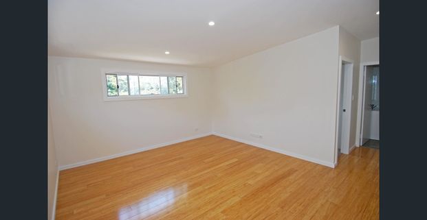 Bright & Modern - Photo 1