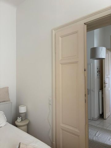 Altbautraum mit hohen Räumen: Mietwohnung mit kleinem Balkon in zentraler Lage Graz - 74m² Wohnfläche zum Wohlfühlen mit Lift, Kellerabteil - Photo 3