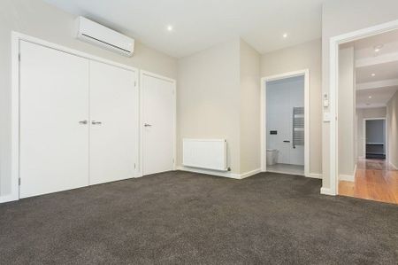 2/3 Morton Street, Essendon VIC 3040 - Photo 3