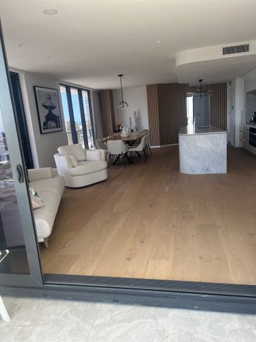 Broadbeach - Photo 2