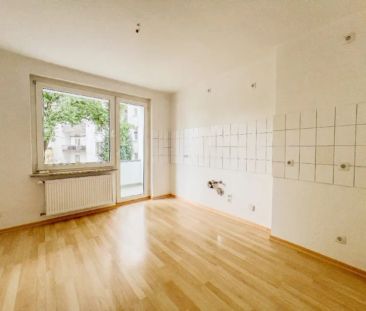 Schöne 2-Zimmer-Wohnung mit Balkon in gepflegtem Mehrfamilienhaus - Photo 1