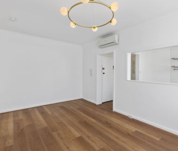 11/3 Celeste Court, St Kilda East. - Photo 3