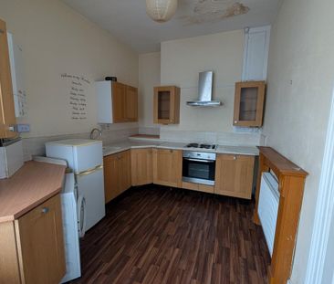 3 bedroom flat to rent - Photo 6