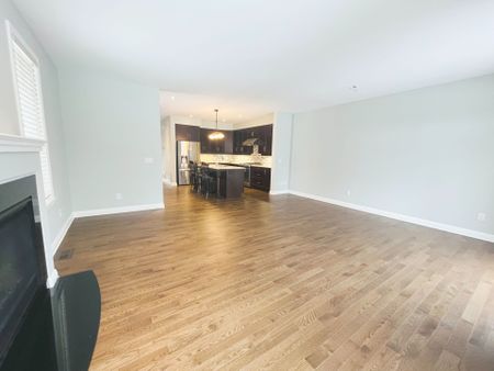 For Lease - 108 BOUNDSTONE Way, Kanata, Ontario - Photo 3