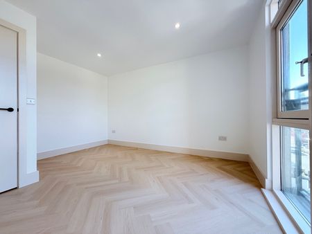 2 Bed Flat, Kilburn High Road, NW6 - Photo 4