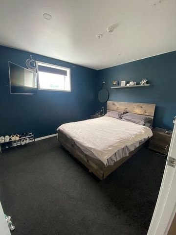 Large 4-bedroom apartment with amazing views! - Photo 3