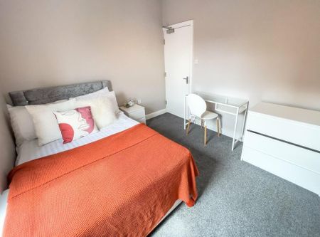 3 bedroom terraced house to rent - Photo 4