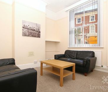 4 bedroom terraced house to rent - Photo 5