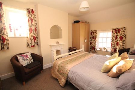 3 bedroom detached house to rent - Photo 2