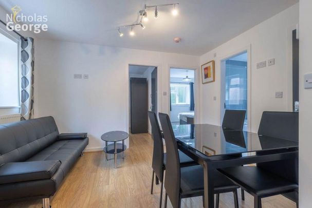 3 bedroom flat to rent - Photo 1