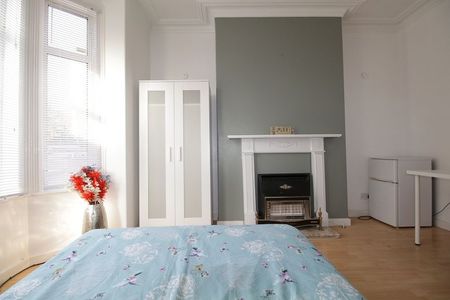 Student Accommodation 26/27, 10 Sibthorp Street, Lincoln, Lincolnshire, LN5 7SH, United Kingdom - Photo 3