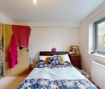 2 bedroom flat to rent - Photo 6