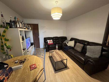 Fountayne House, Lawrence Square - P10024 - Photo 2