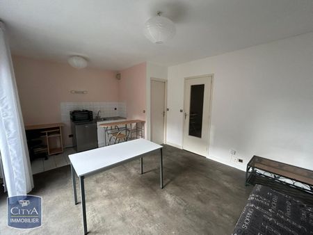Location Appartement 1 pièce 23m² LAVAL 53000 - Photo 2