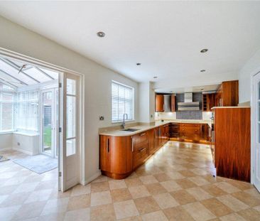 3 bedroom detached house to rent - Photo 2