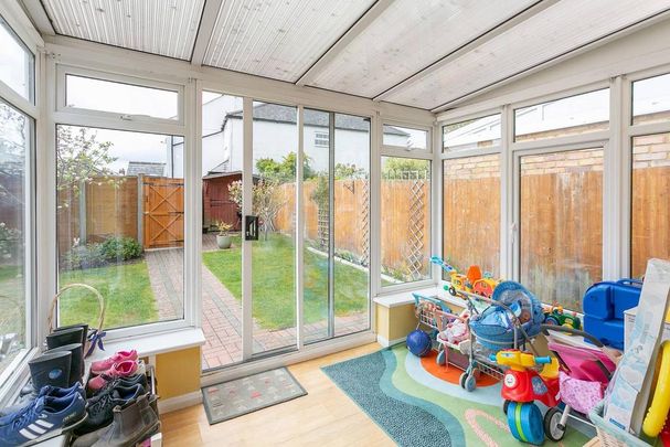 4 bedroom semi-detached house to rent - Photo 1