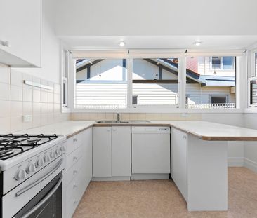 59 Littlewood Street, Hampton VIC 3188 - House For Rent | Domain - Photo 1