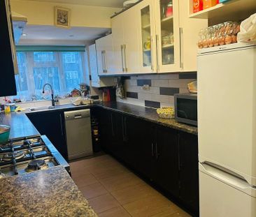 3 bedroom terraced house to rent - Photo 4