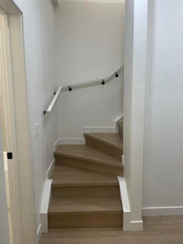 5470 - RK36 -3616 Richmond Road SW — Modern 3-Bedroom Townhouse in Killarney | $2,450 | Utilities Included - Photo 5